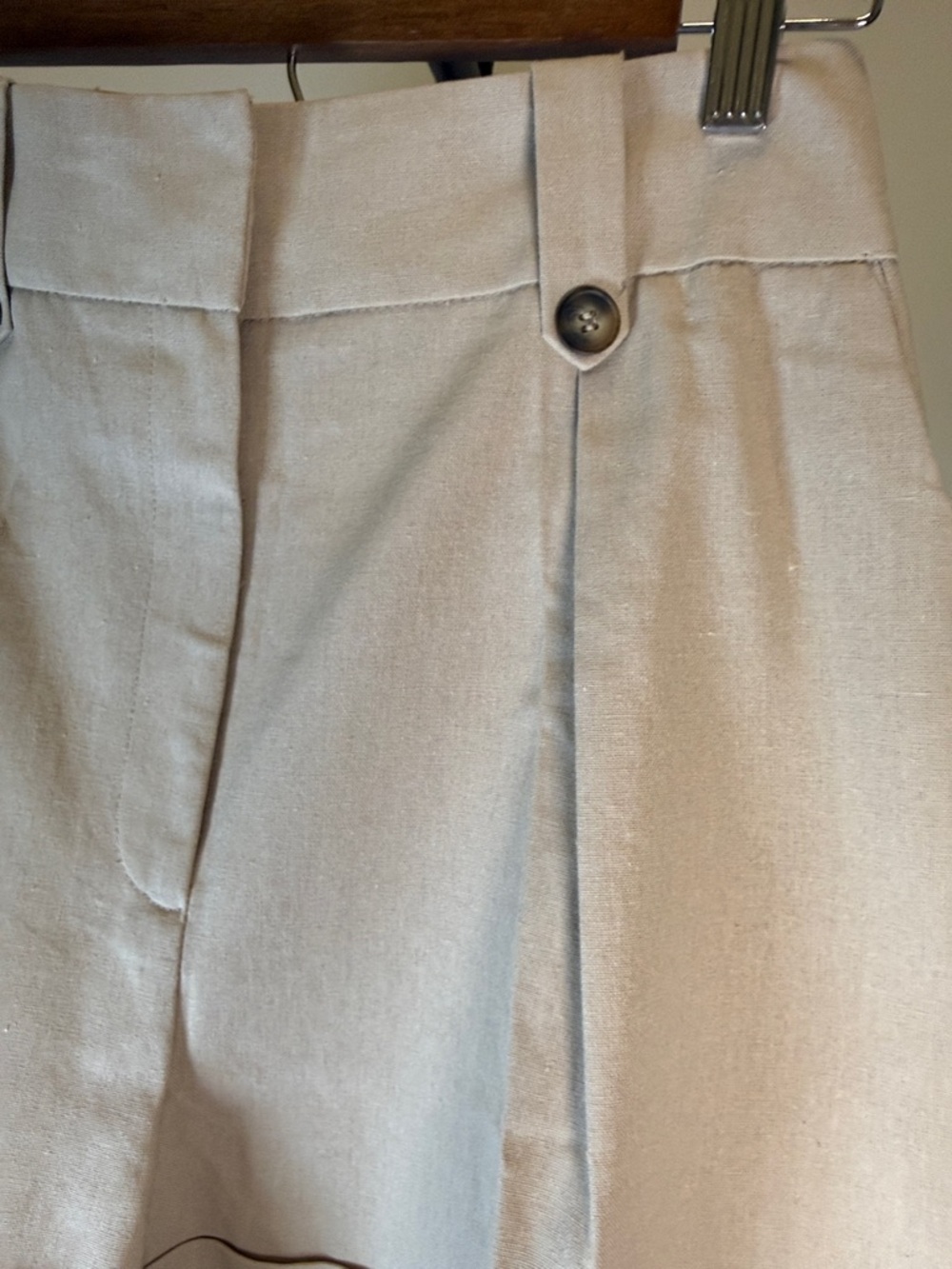 ASOS DESIGN Pleated High Waisted Linen Blend Safari Shorts in Stone/Beige |  6 - Picture 4 of 12